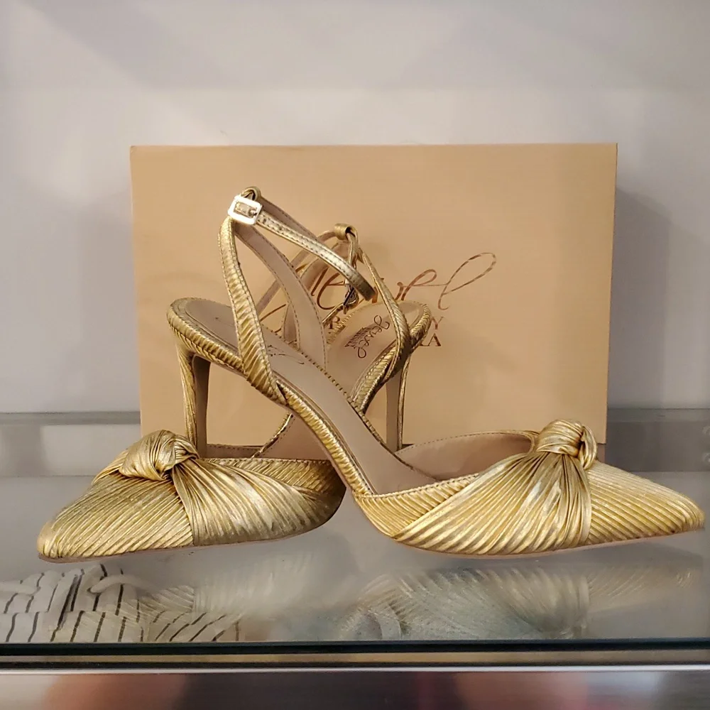 Badgley Mischka Jewel Collection Gold textured pump Size 9.5" worn once box incl - Picture 7 of 8
